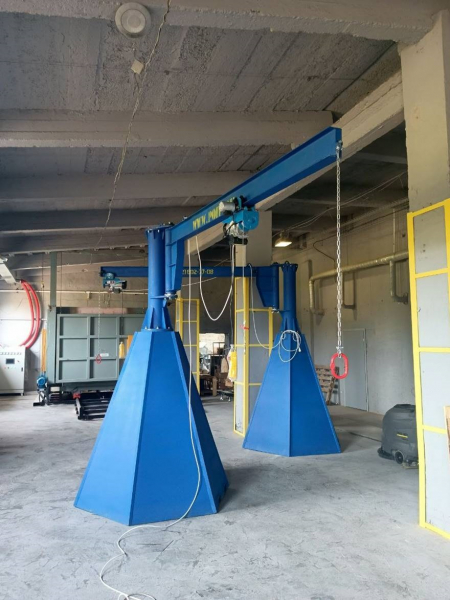 Консольные мобильные краны в г.Пермь